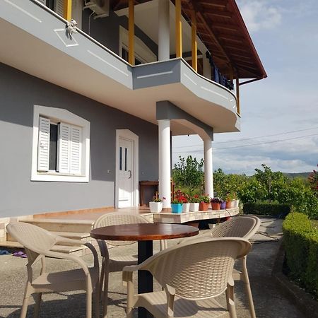 Rent Rooms Sakolli เบราท ภายนอก รูปภาพ