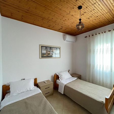 Rent Rooms Sakolli เบราท ภายนอก รูปภาพ